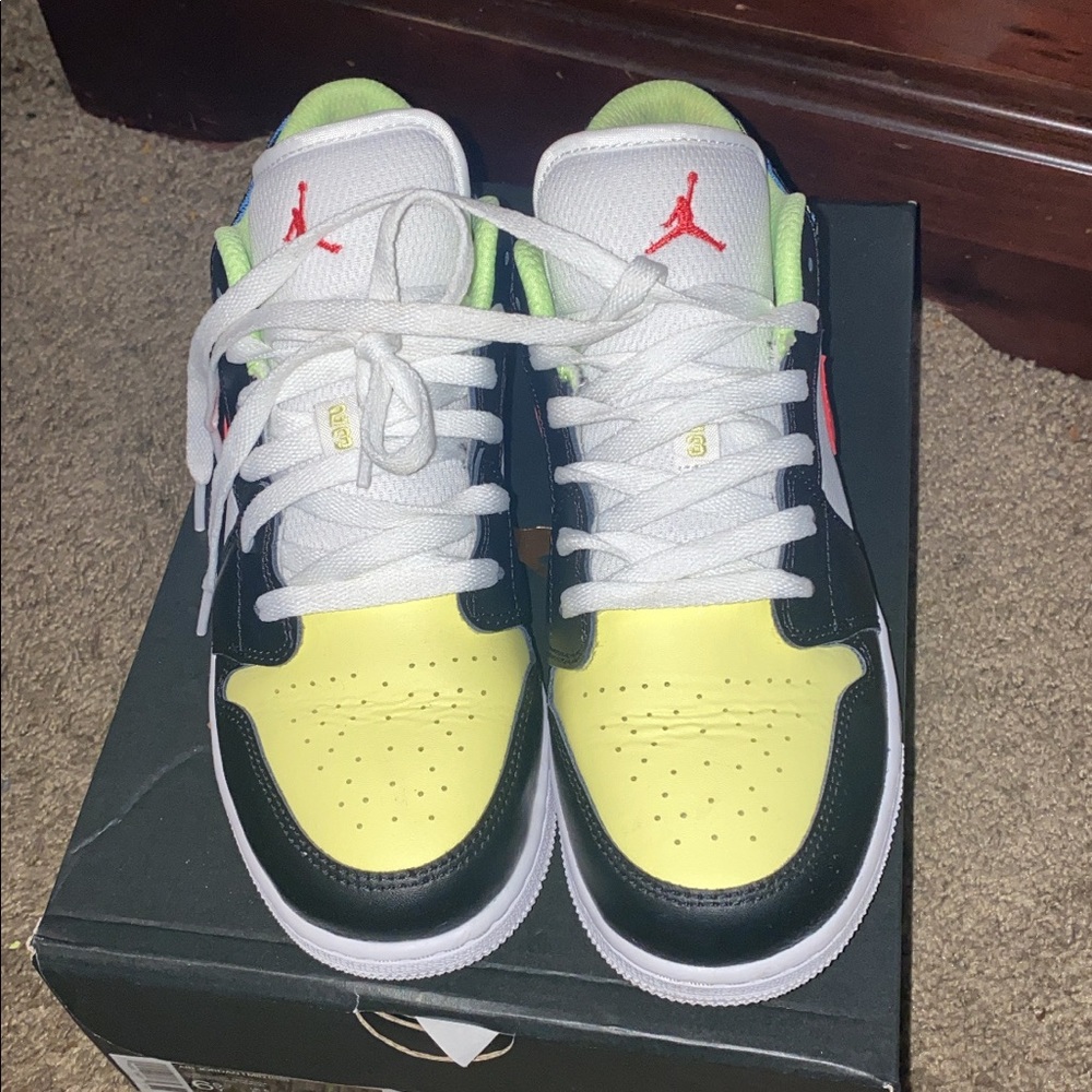 Lie jordan 1s multi colored, GRADE SCHOOL 6.5